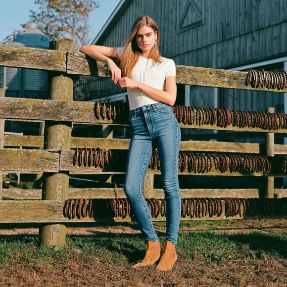 Joe's Jeans The Bella Ankle 11" High Rise - Picture 1 of 6